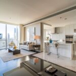 Nowoczesne mieszkanie z dużymi oknami