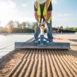 Układanie nawierzchni z kostki brukowej